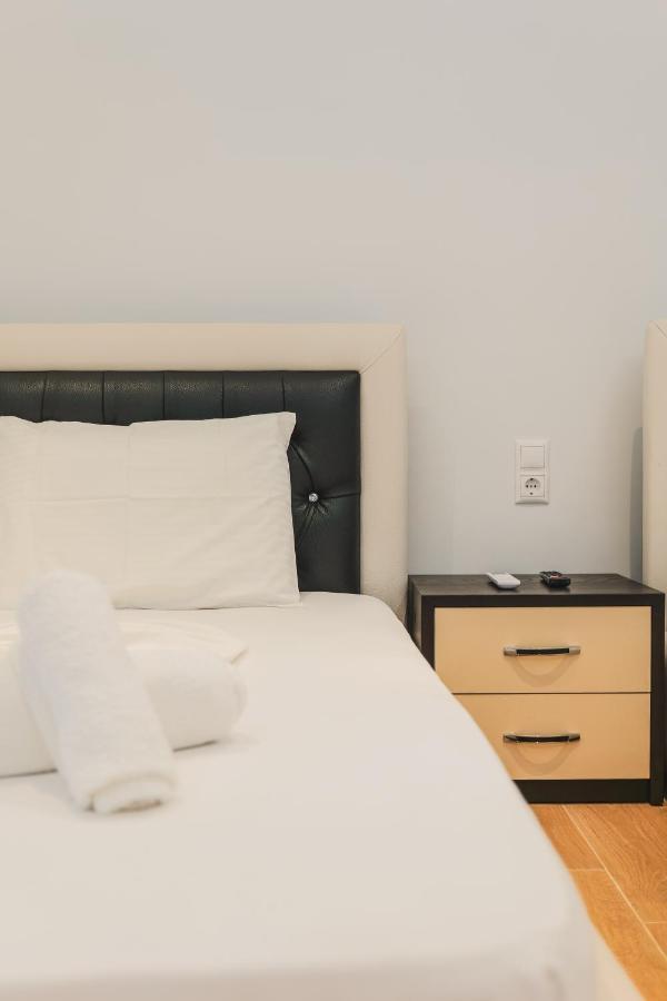 Fori'S Rooms Himarë Dış mekan fotoğraf