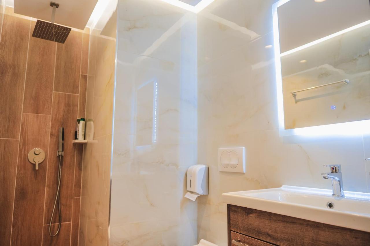 Fori'S Rooms Himarë Dış mekan fotoğraf