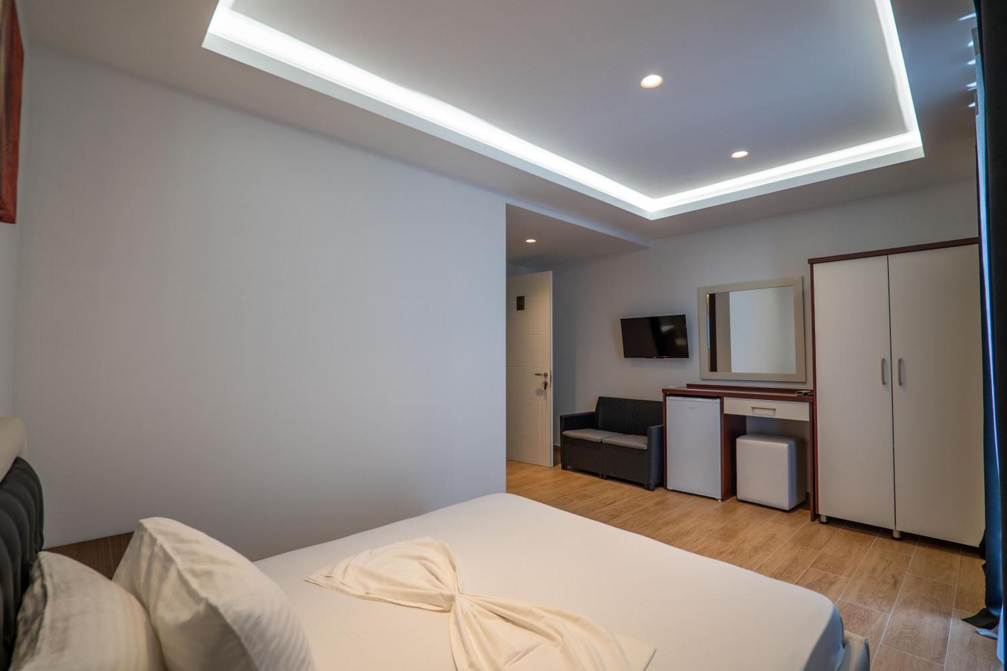 Fori'S Rooms Himarë Dış mekan fotoğraf