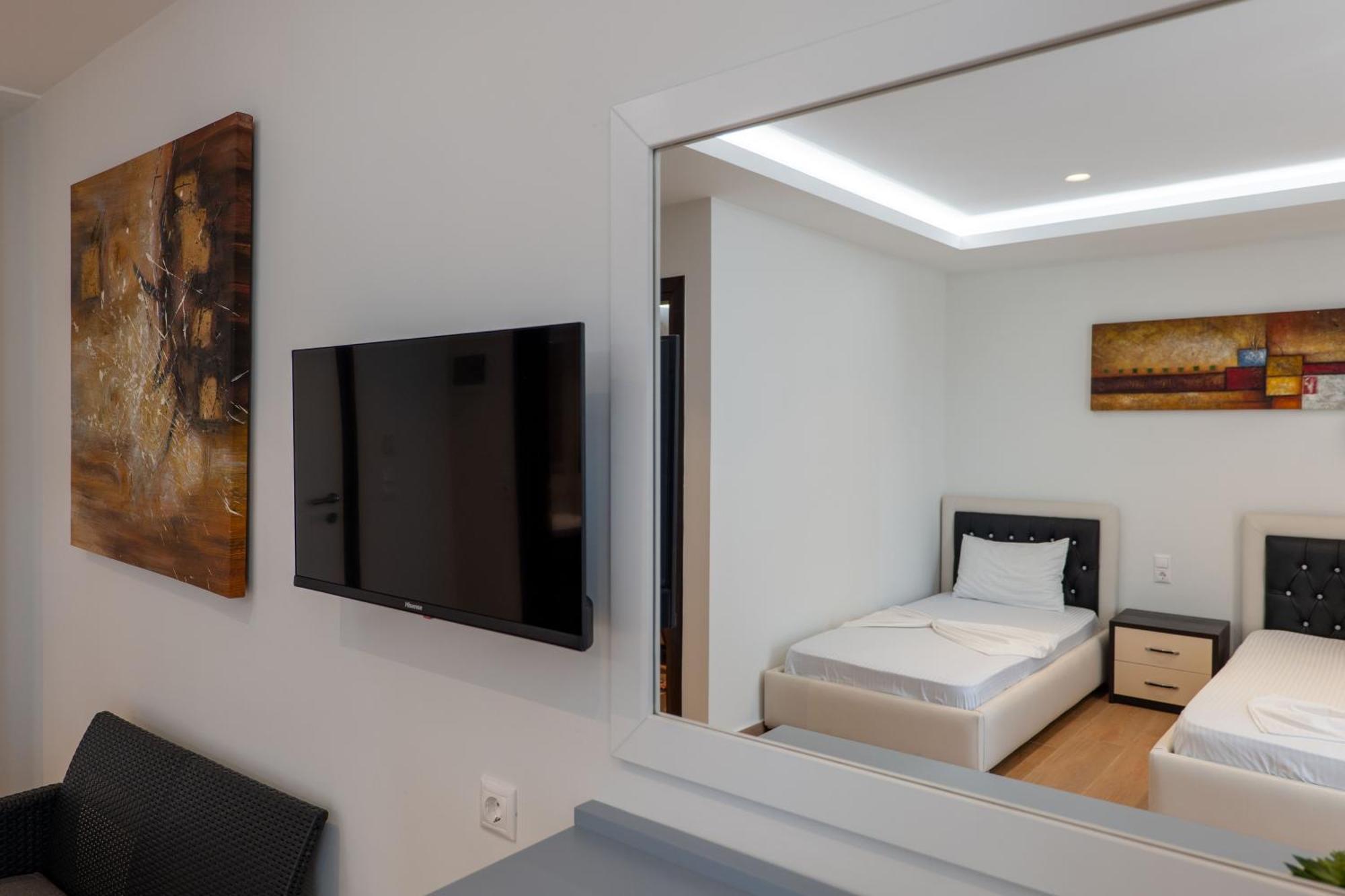 Fori'S Rooms Himarë Dış mekan fotoğraf