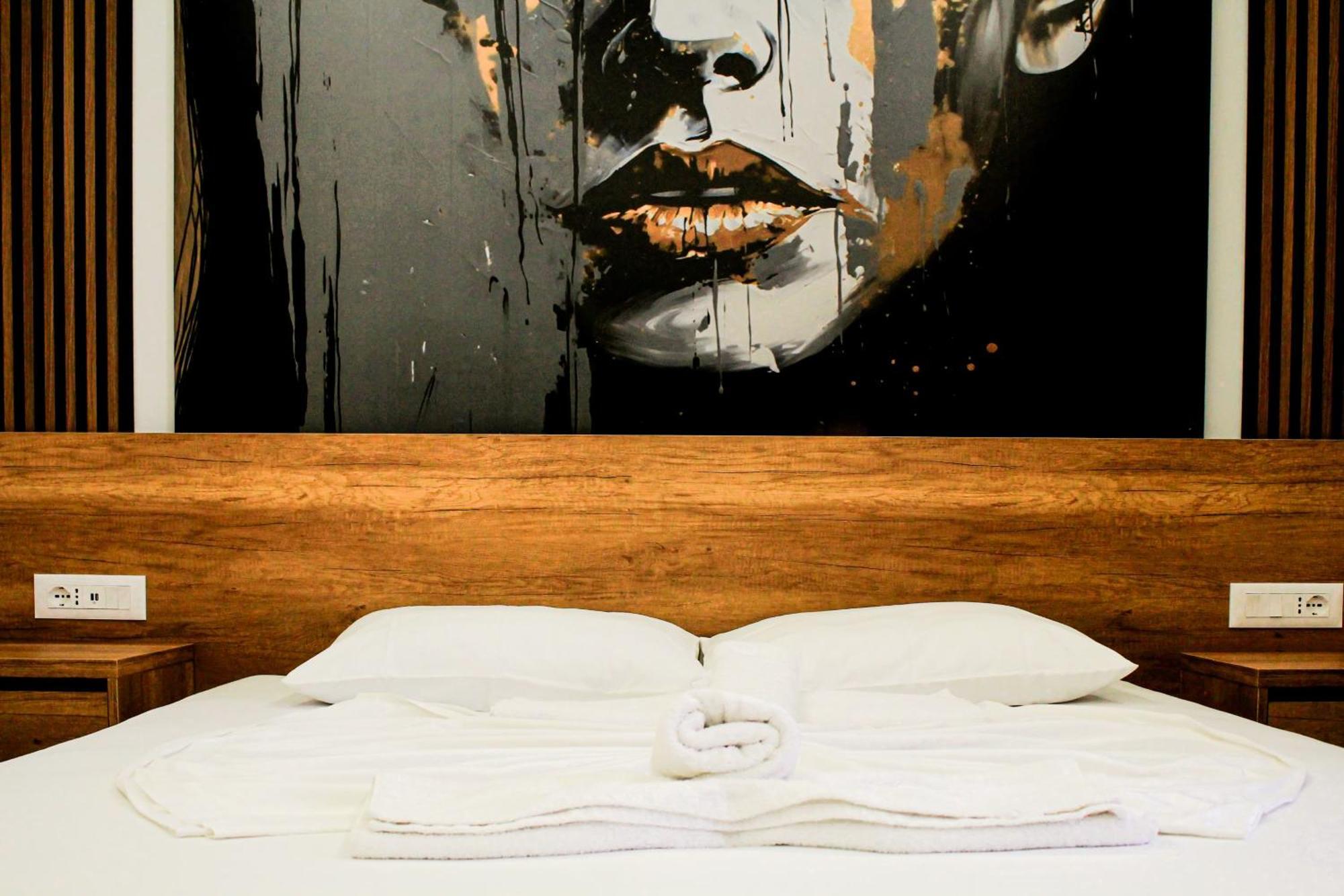 Fori'S Rooms Himarë Dış mekan fotoğraf