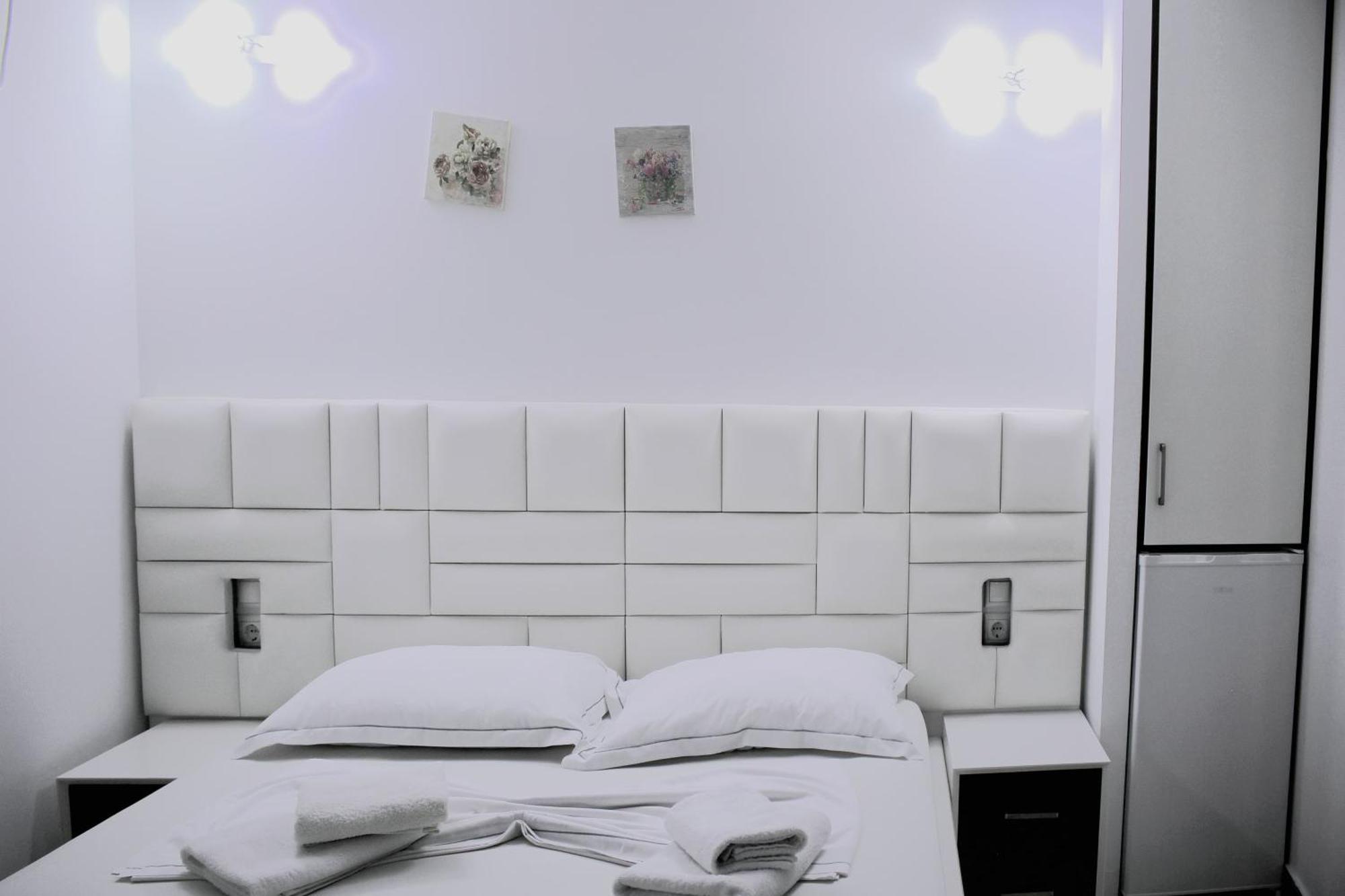 Fori'S Rooms Himarë Dış mekan fotoğraf