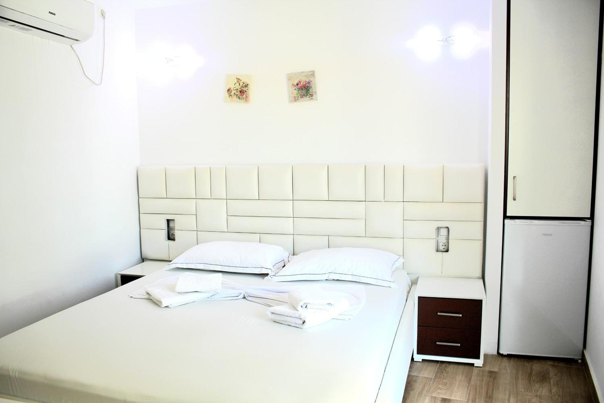 Fori'S Rooms Himarë Dış mekan fotoğraf