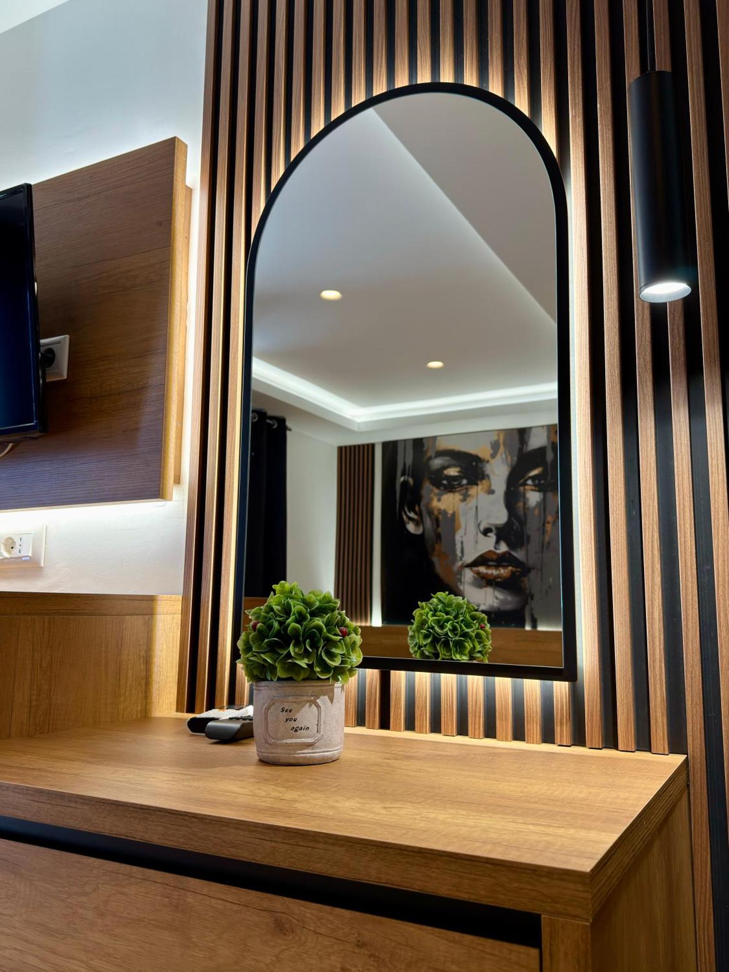 Fori'S Rooms Himarë Dış mekan fotoğraf